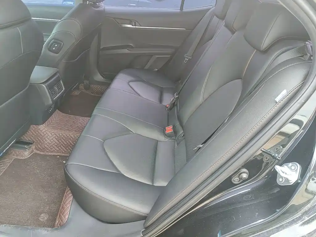 Toyota Camry 2023 — фото 17