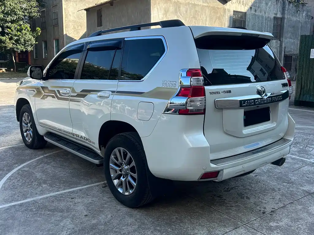 Toyota Prado 2016 — фото 4