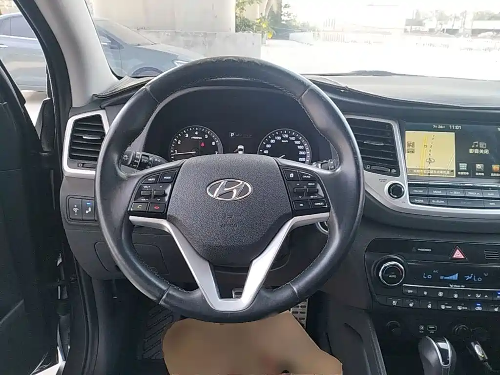 Hyundai Tucson 2016 — фото 11