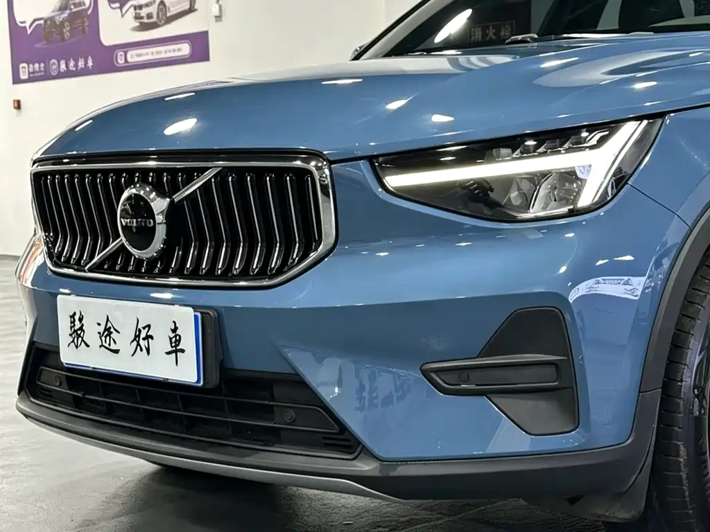 Volvo XC40 2022 — фото 4