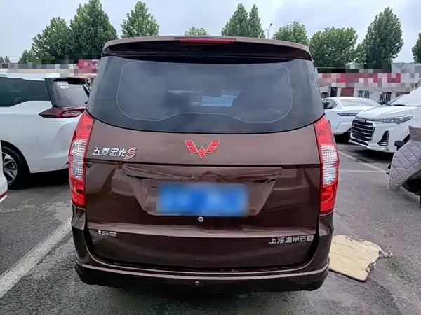 Wuling Hongguang 2018