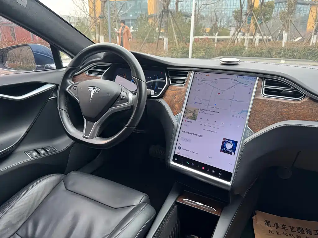 Tesla Model S 2017 — фото 9