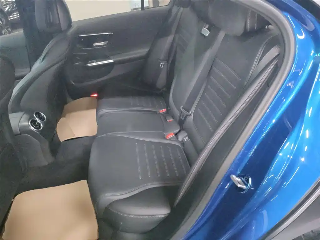 Mercedes-Benz C-Class 2022 — фото 17