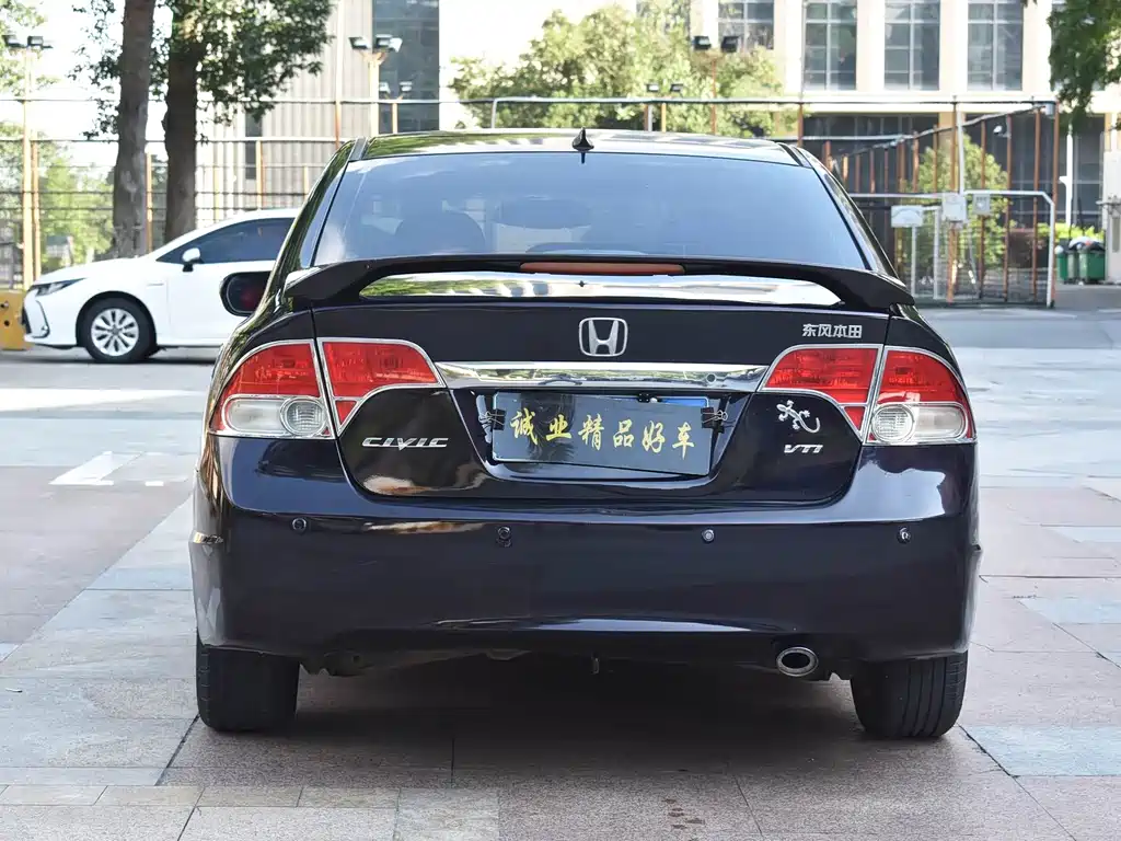 Honda Civic 2010 — фото 6