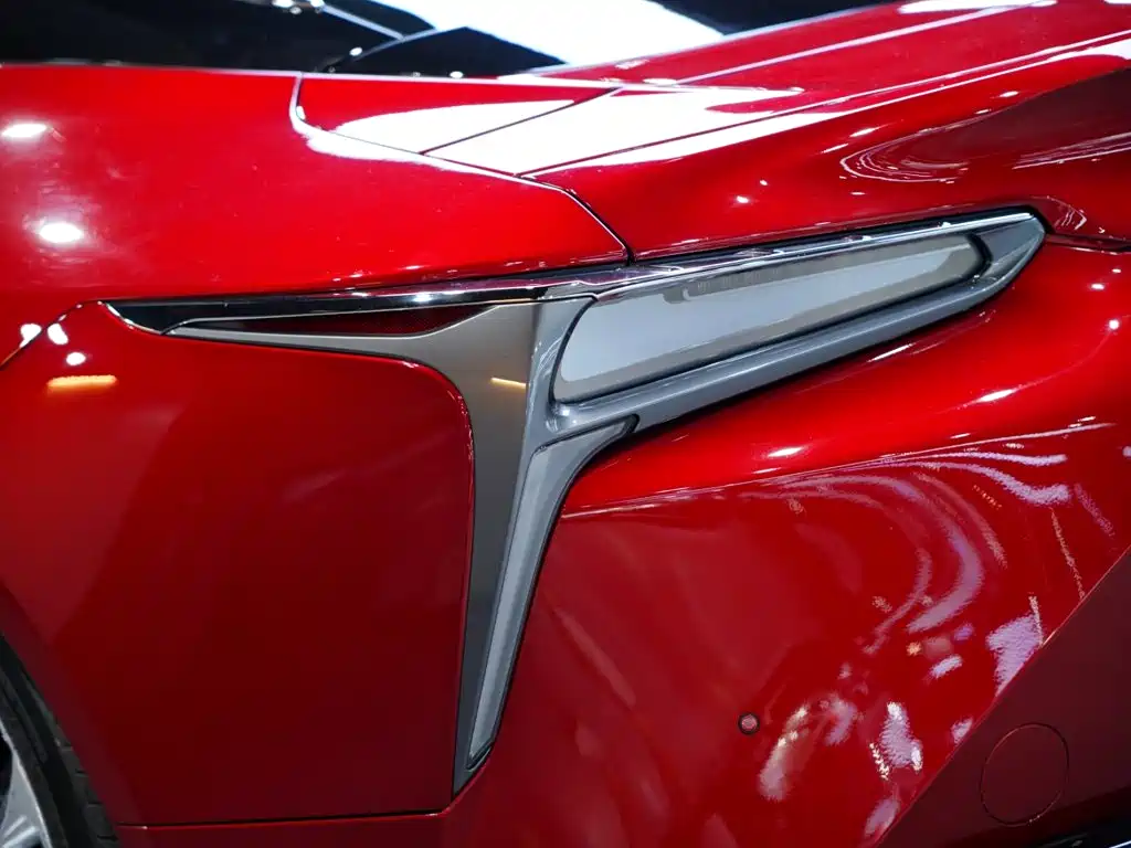Lexus LC 2018 — фото 8