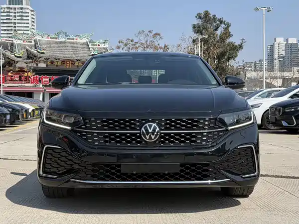 Volkswagen Passat 2024