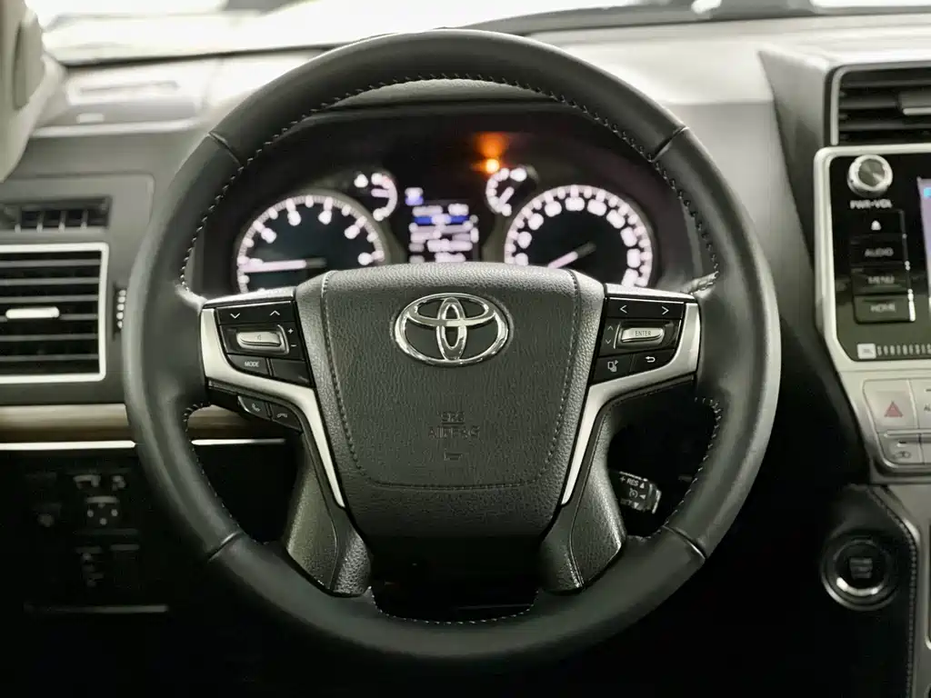 Toyota Prado 2018 — фото 9