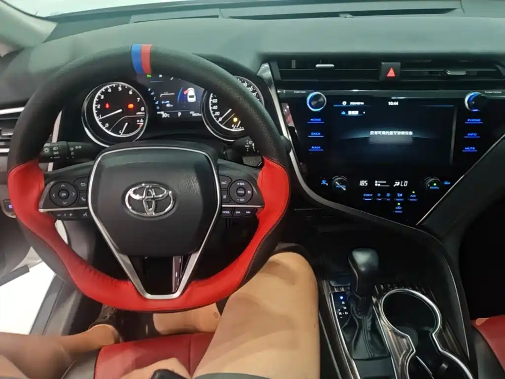 Toyota Camry 2020 — фото 10