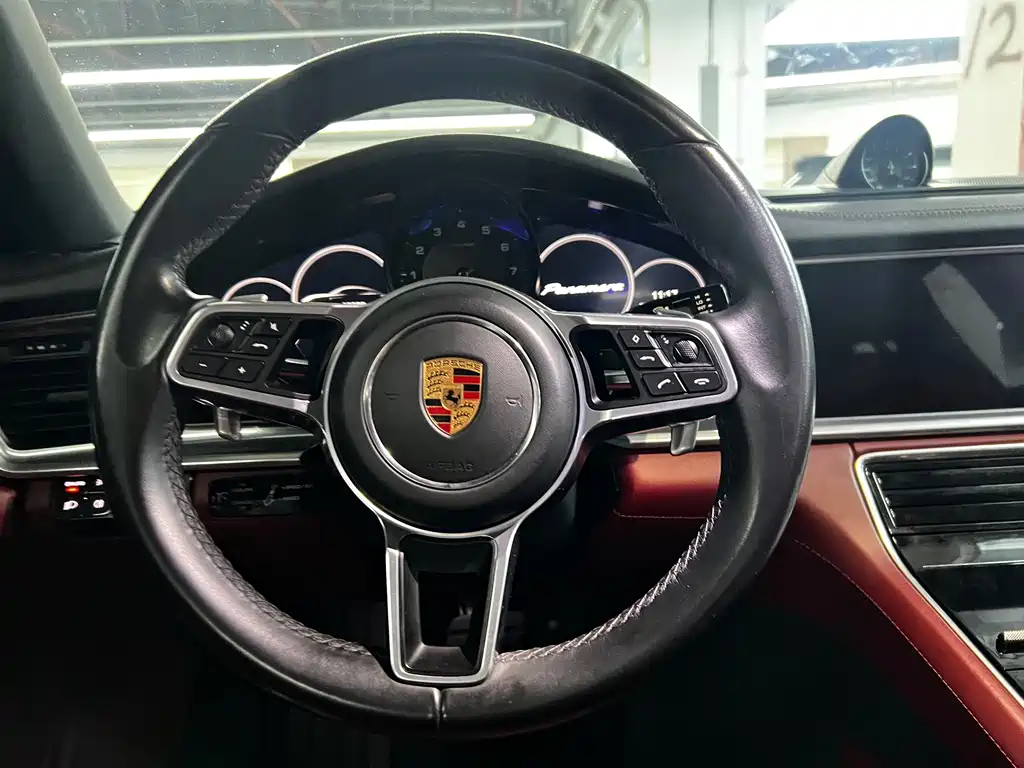 Porsche Panamera 2018 — фото 8