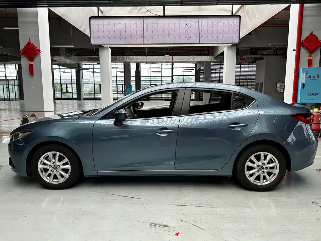 Mazda 3 Axela 2014