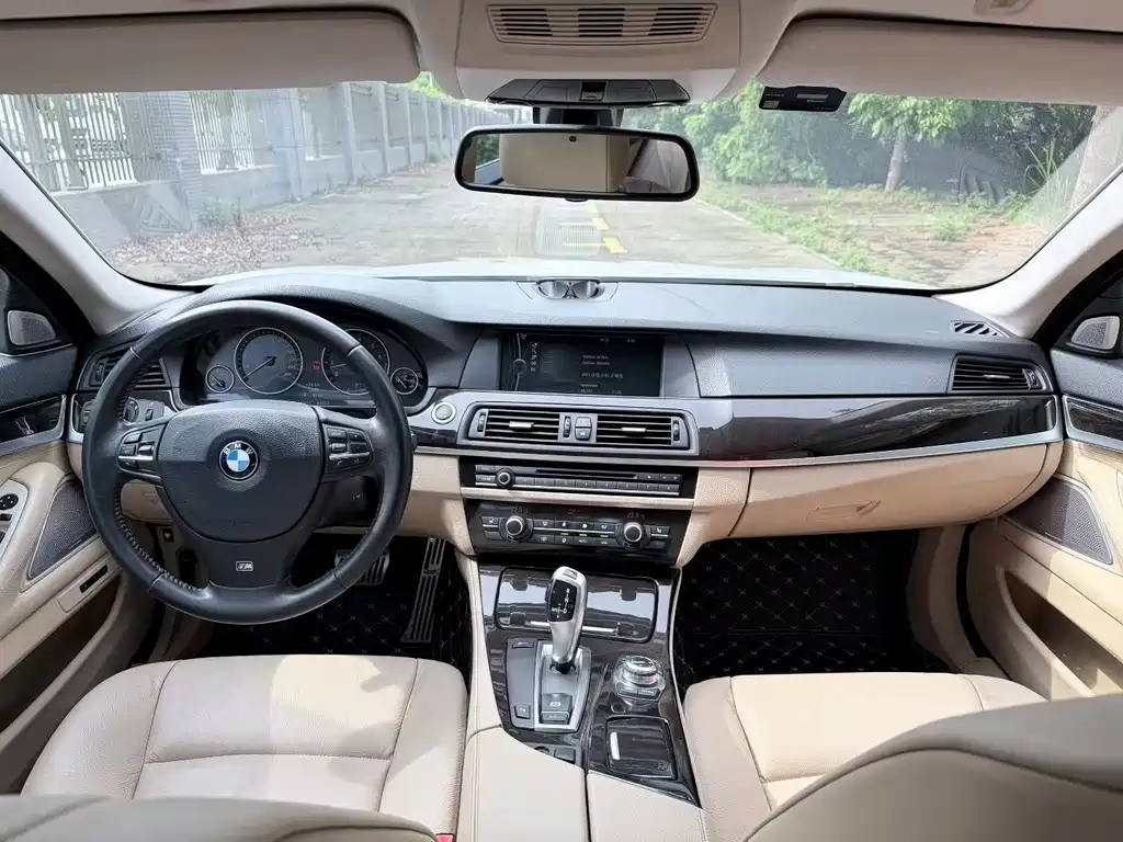 BMW 5 Series 2011