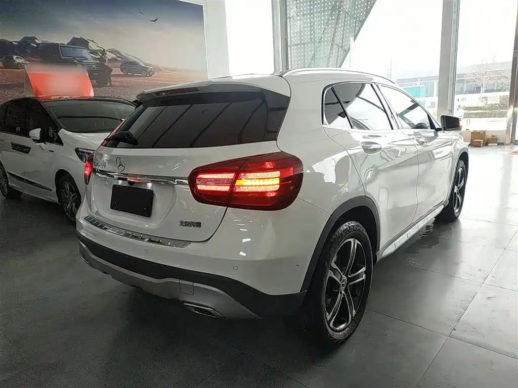 Mercedes-Benz GLA 2018 — фото 23