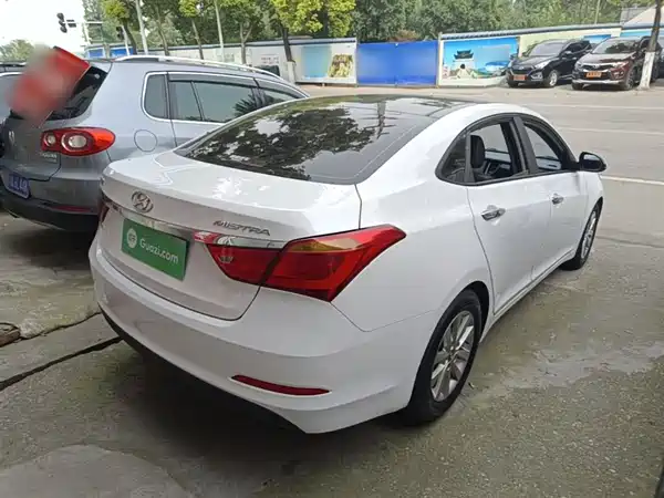 Hyundai Mistra 2014