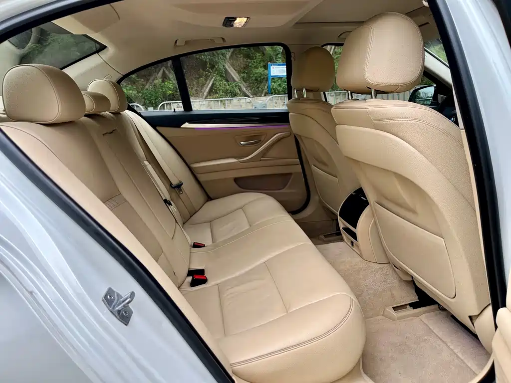 BMW 5 Series 2014 — фото 11