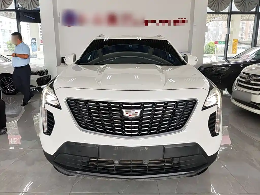 Cadillac XT4 2023 — фото 3