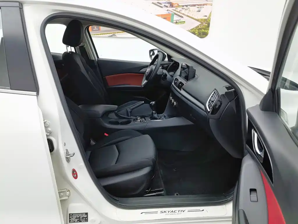 Mazda 3 Axela 2015 — фото 23