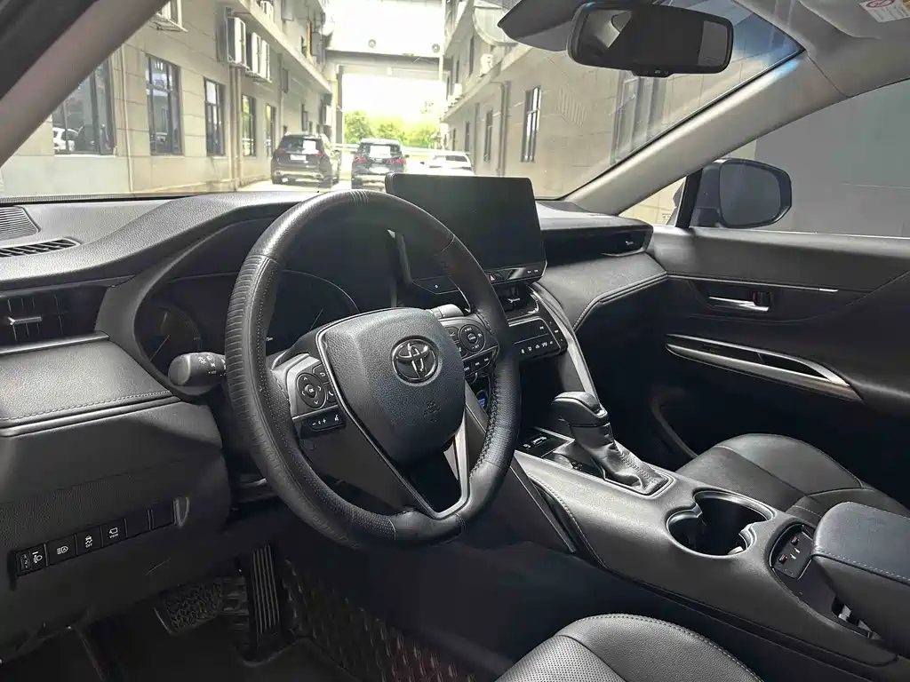 Toyota Harrier 2023 — фото 12