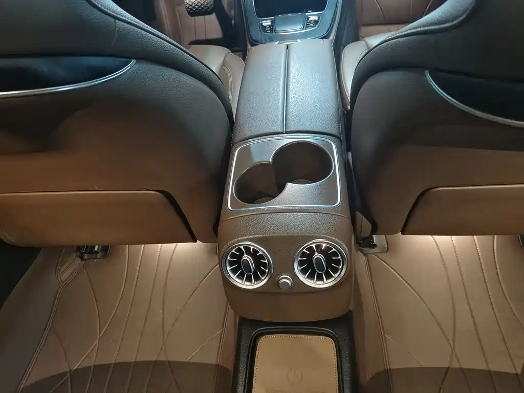Mercedes-Benz E-Class 2020 — фото 15