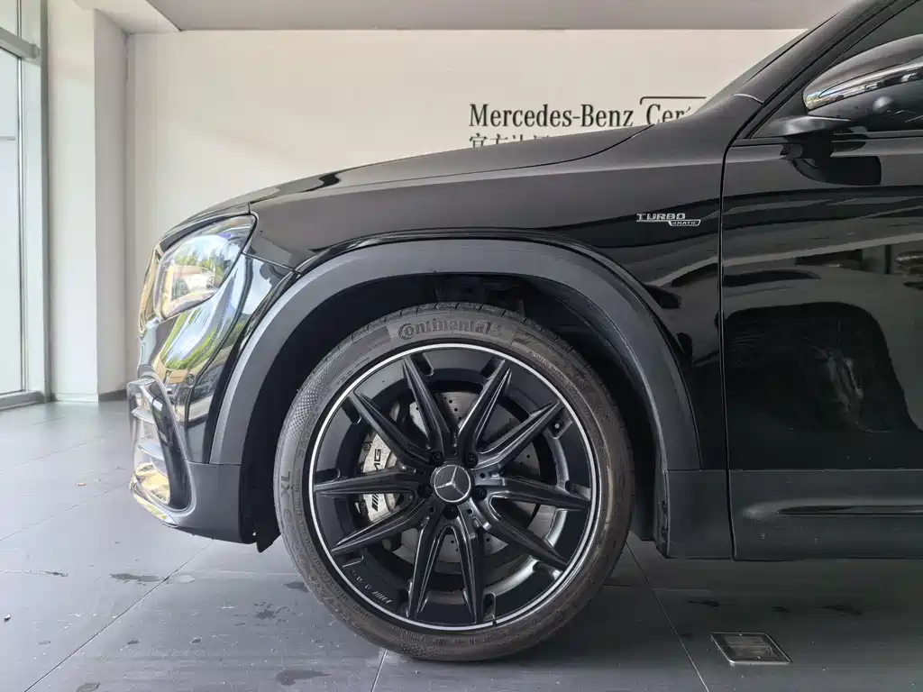 Mercedes-Benz GLB AMG 2025 — фото 11