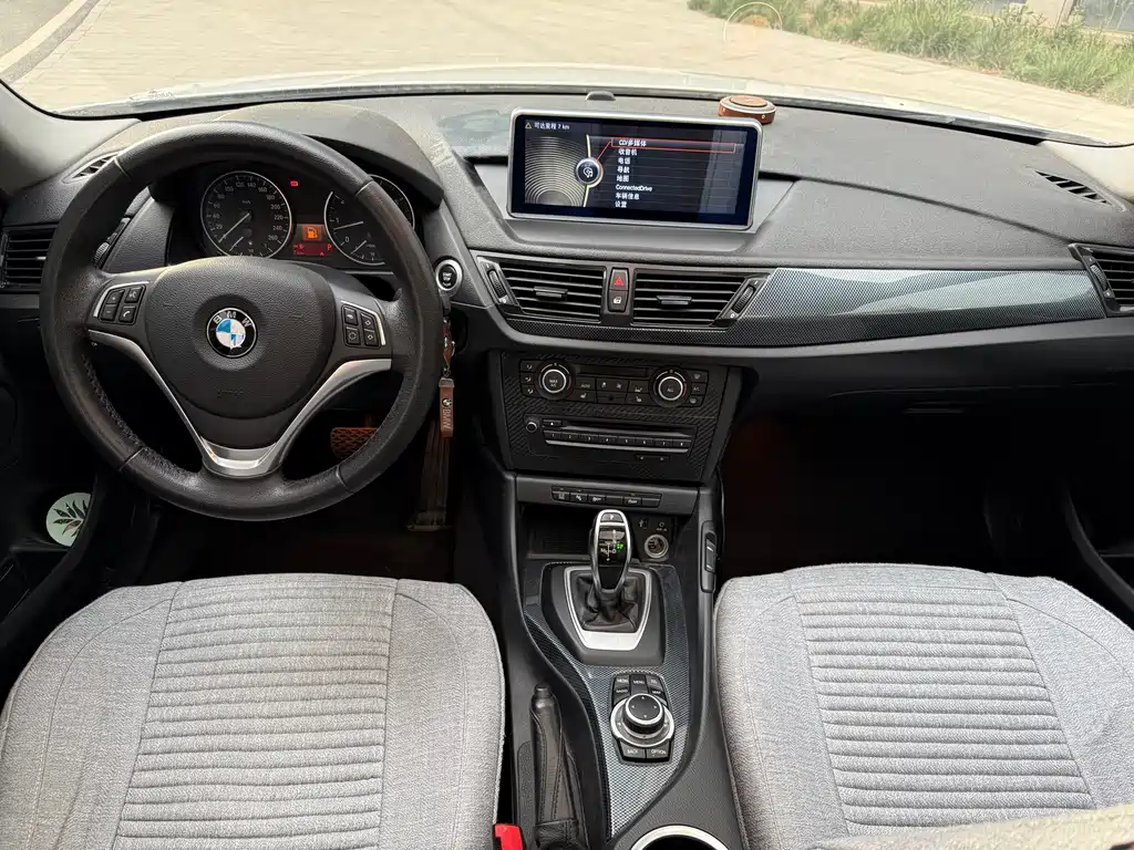 BMW X1 2015 — фото 9