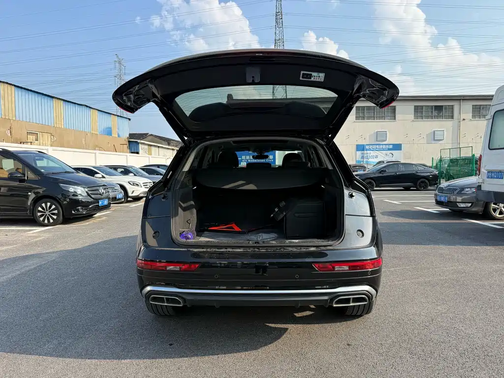 Audi Q5L 2021 — фото 25