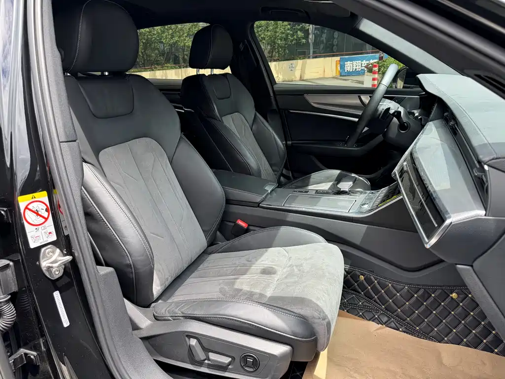 Audi A6L 2022