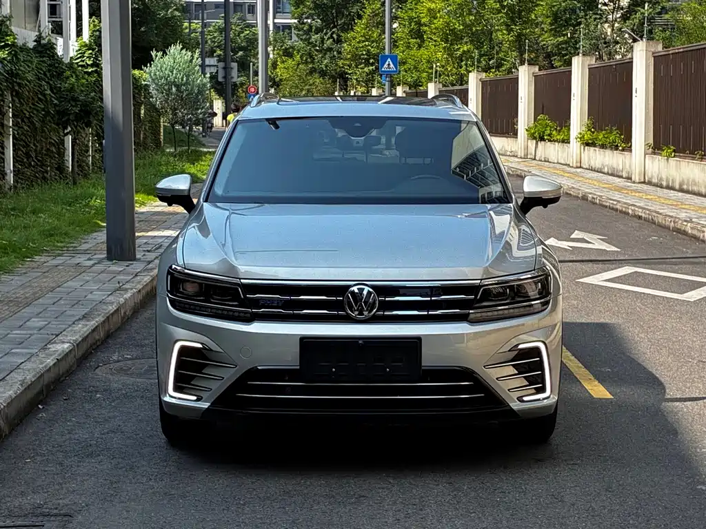 Volkswagen Tiguan L Plug-In Hybrid 2020 — фото 2