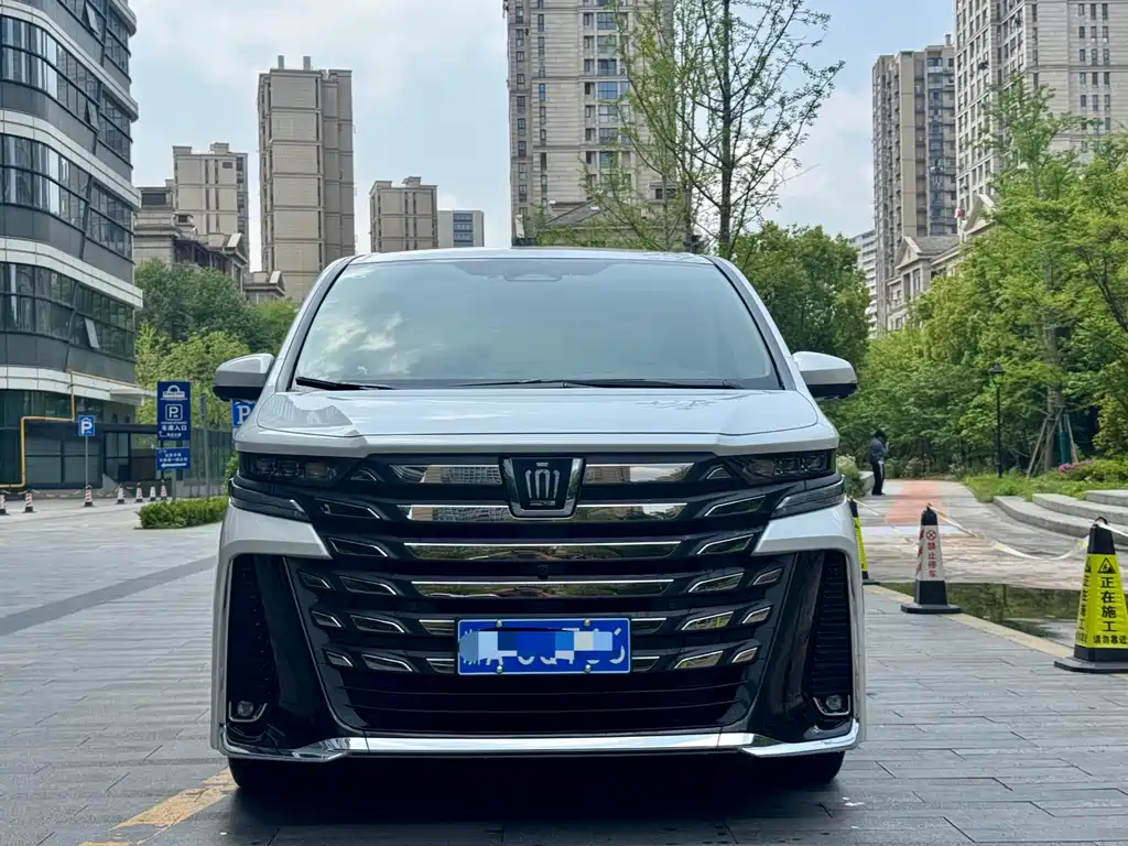 Toyota Vellfire 2023 — фото 2
