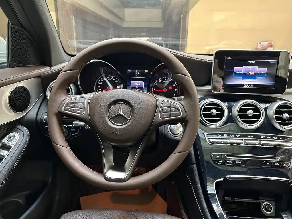Mercedes-Benz GLC 2017 — фото 10