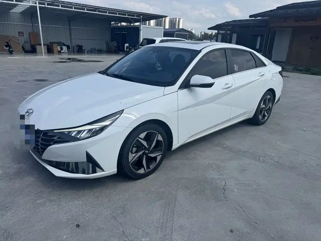 Hyundai Elantra 2023