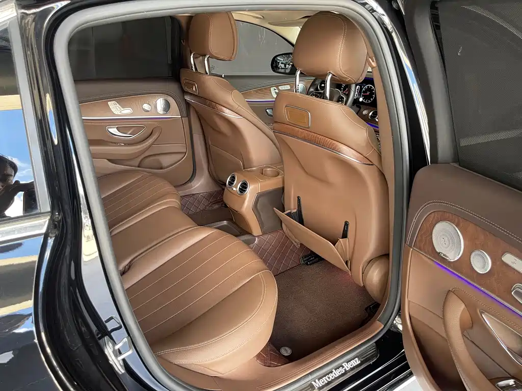 Mercedes-Benz E-Class 2020 — фото 21