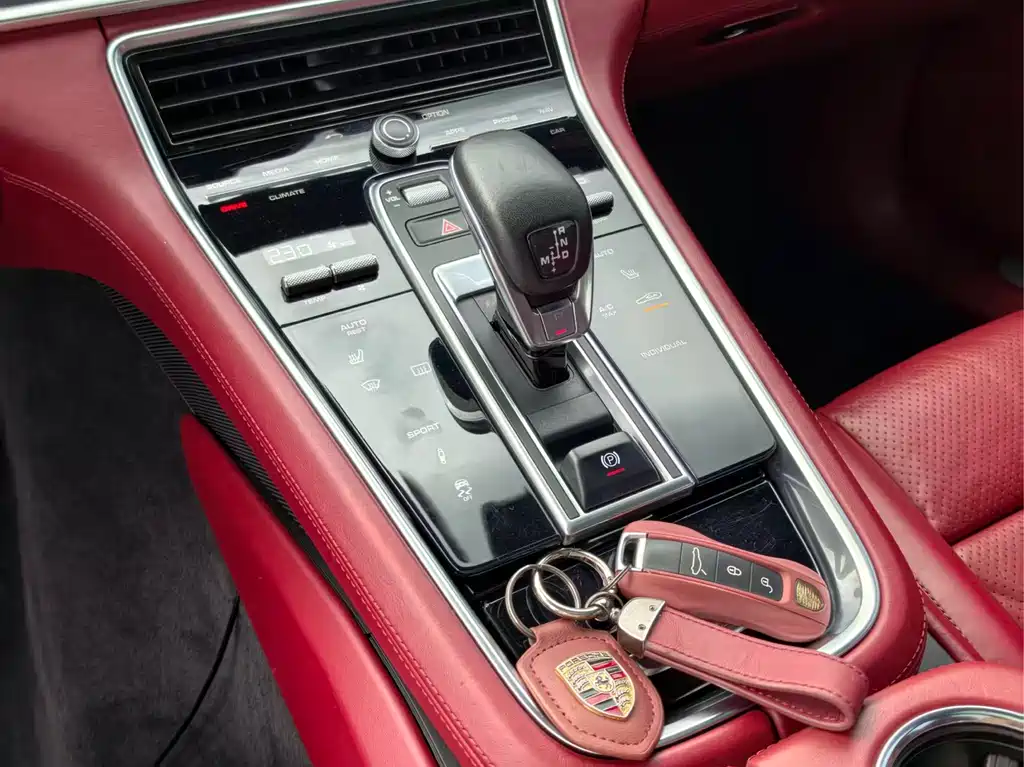 Porsche Panamera 2017 — фото 13