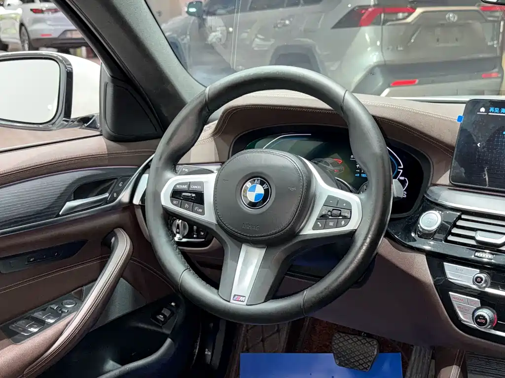 BMW 5 Series New Energy 2021 — фото 10
