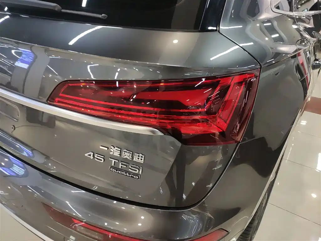 Audi Q5L 2022 — фото 8