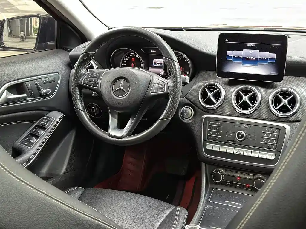 Mercedes-Benz GLA 2019 — фото 10