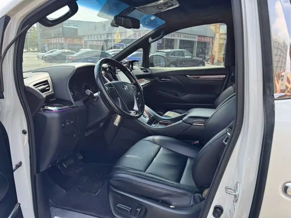 Toyota Alphard 2018 — фото 5