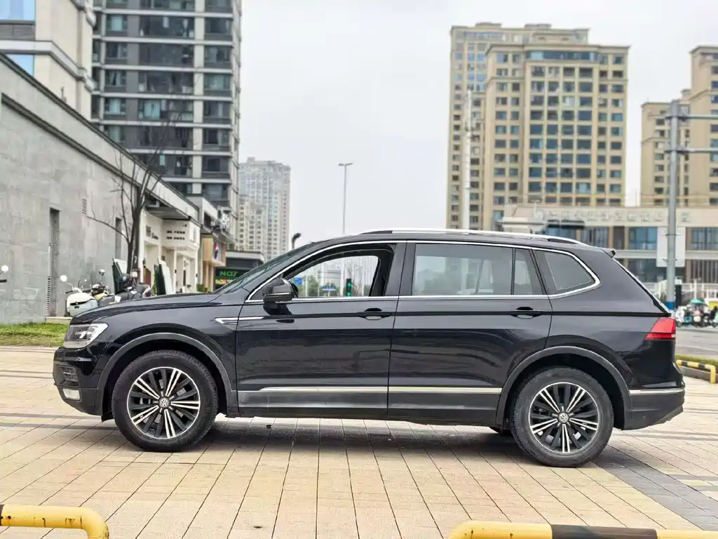 Volkswagen Tiguan L 2020 — фото 4