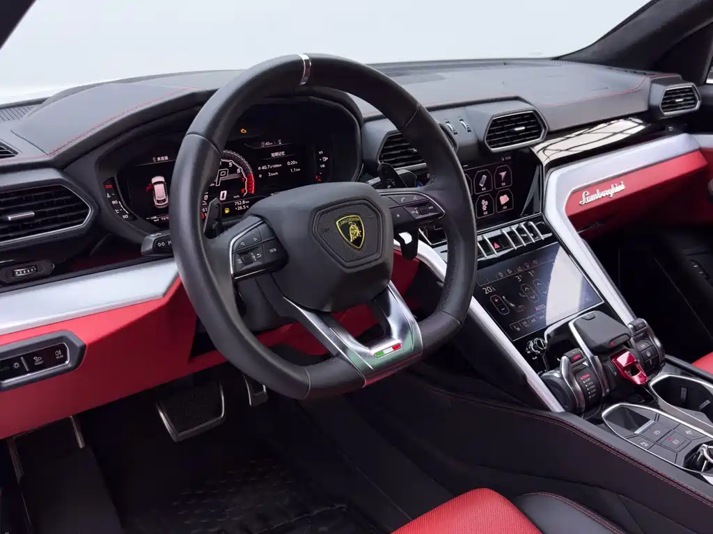 Lamborghini Urus 2020 — фото 13