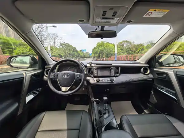 Toyota RAV4 2015