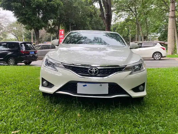 Toyota Reiz 2013