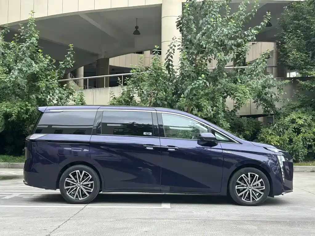 GAC Trumpchi E8 PHEV 2023 — фото 4