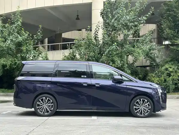 GAC Trumpchi E8 PHEV 2023