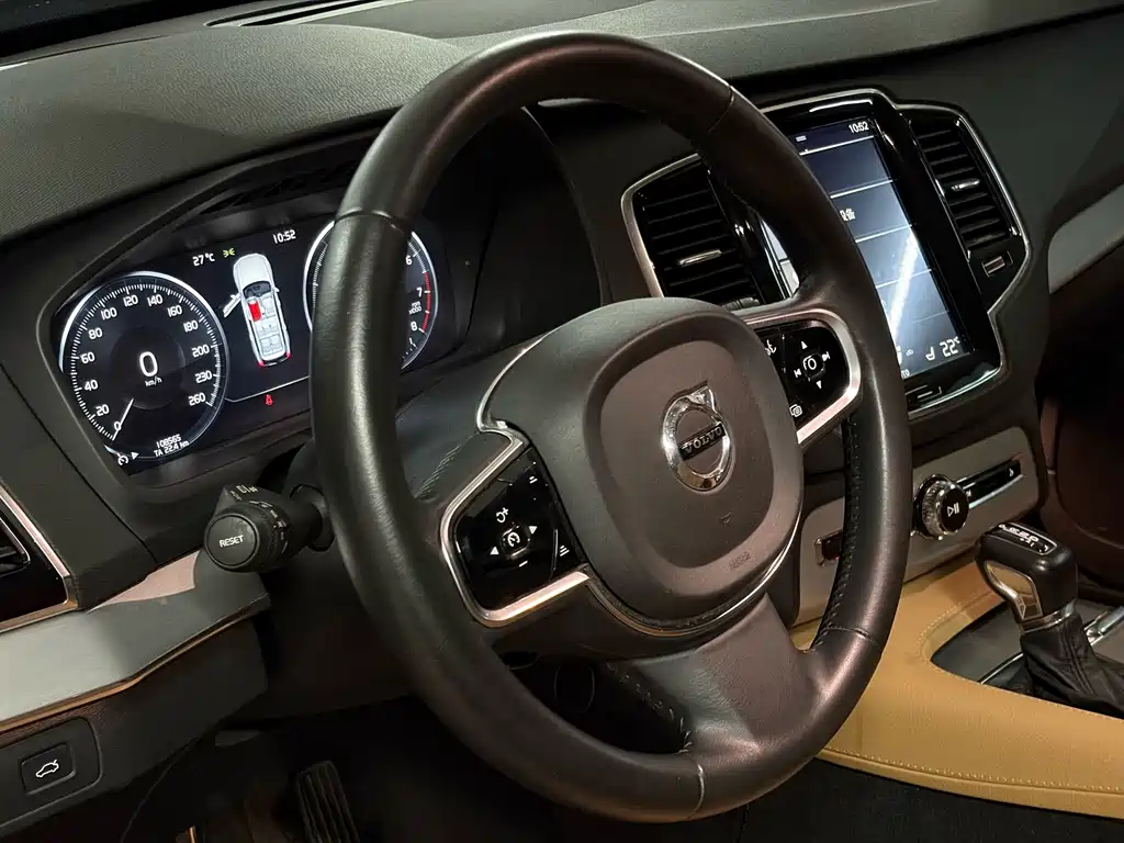 Volvo XC90 2016 — фото 12