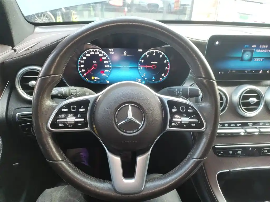 Mercedes-Benz GLC 2020 — фото 11