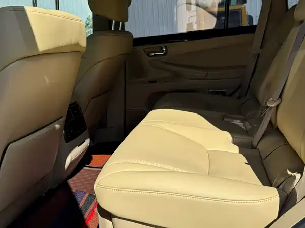 Lexus LX 2010