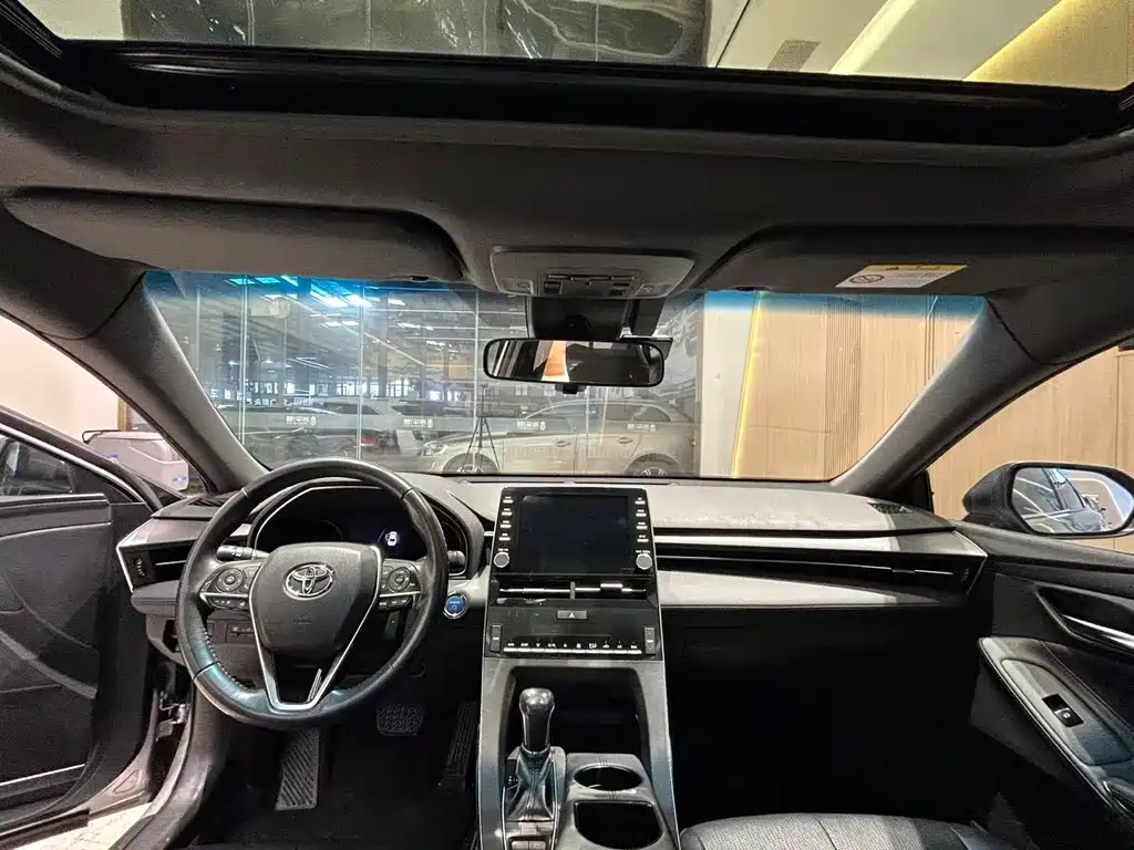 Toyota Avalon 2019 — фото 10