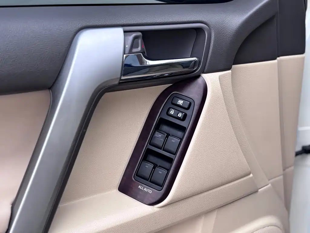 Toyota Prado 2018 — фото 8