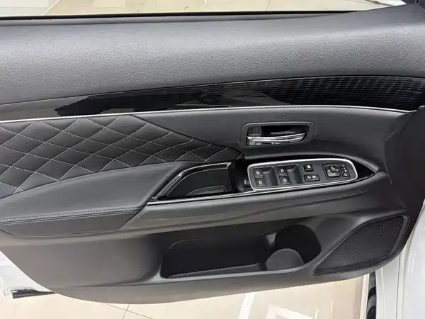 Mitsubishi Outlander 2022