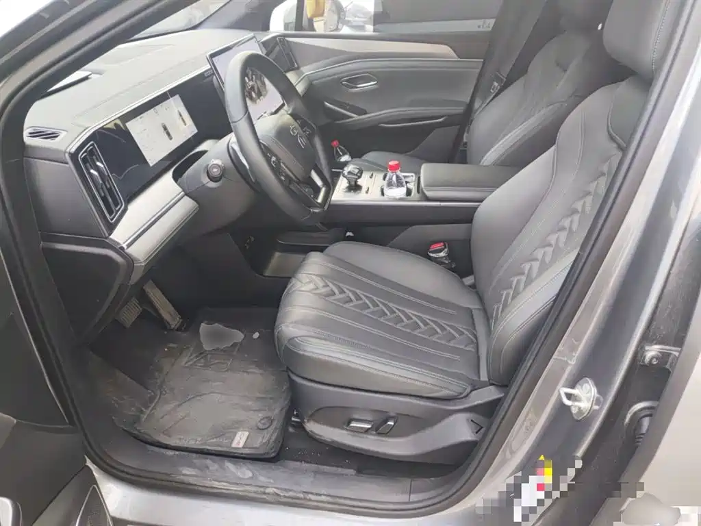 BYD L DM-i 2025 — фото 22