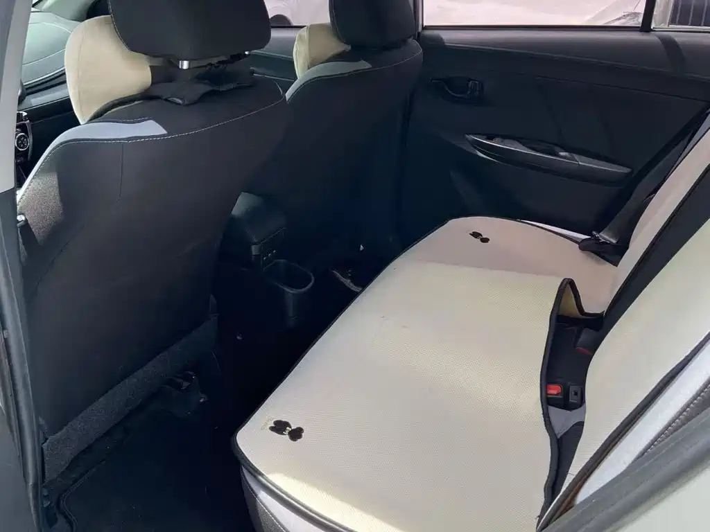 Toyota Yaris L 2022